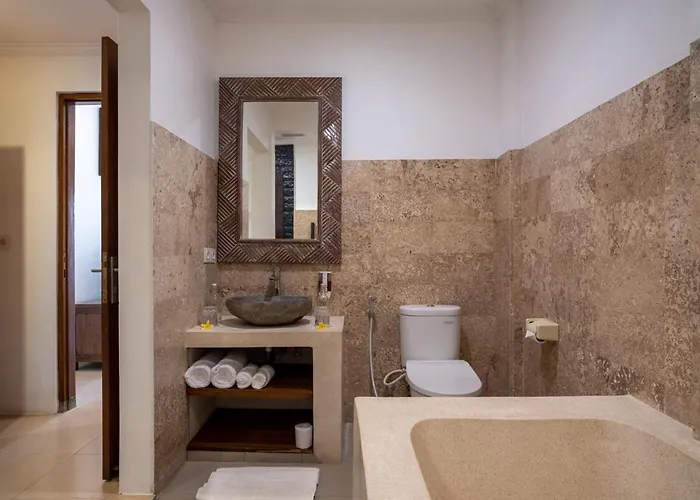 Genta- Petitenget 2br Villa, Walk To Beach! *