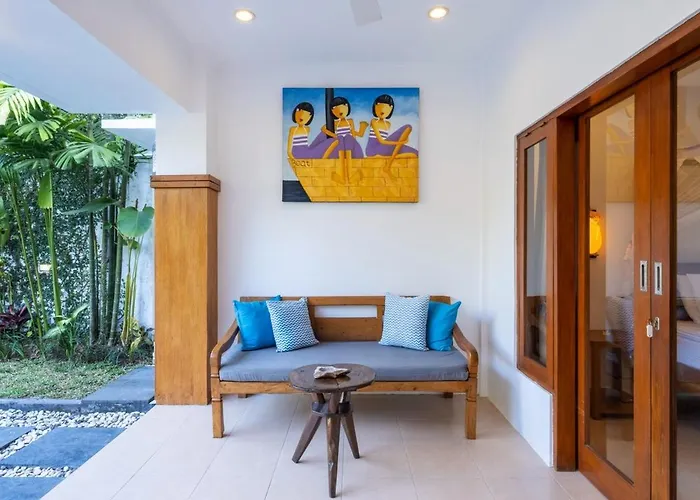 Genta- Petitenget 2br Villa, Walk To Beach! Villa