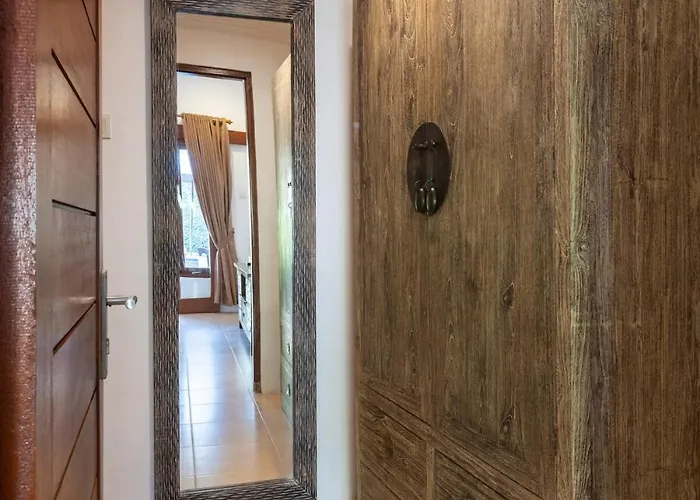 Villa Genta- Petitenget 2br Villa, Walk To Beach!